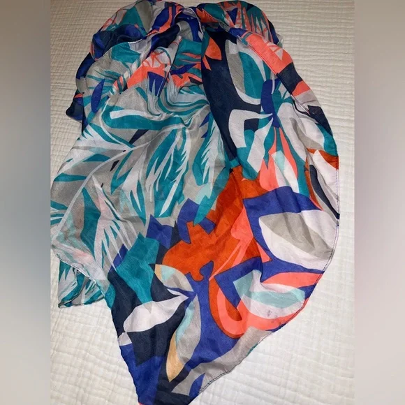 Colorful Patterned Scarf - Picture 3 of 4